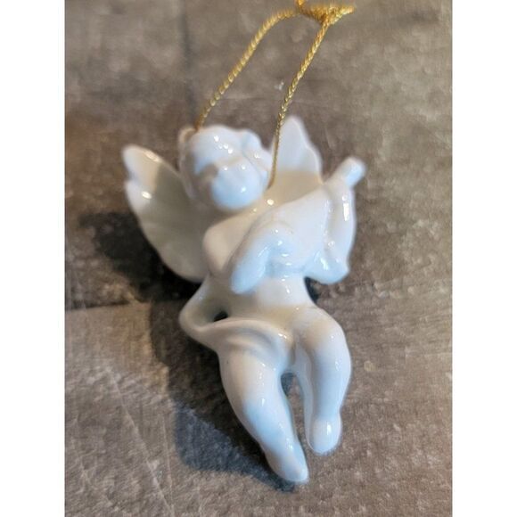 Ceramic white cherub Angel violin ornament Xmas decor - Picture 1 of 3